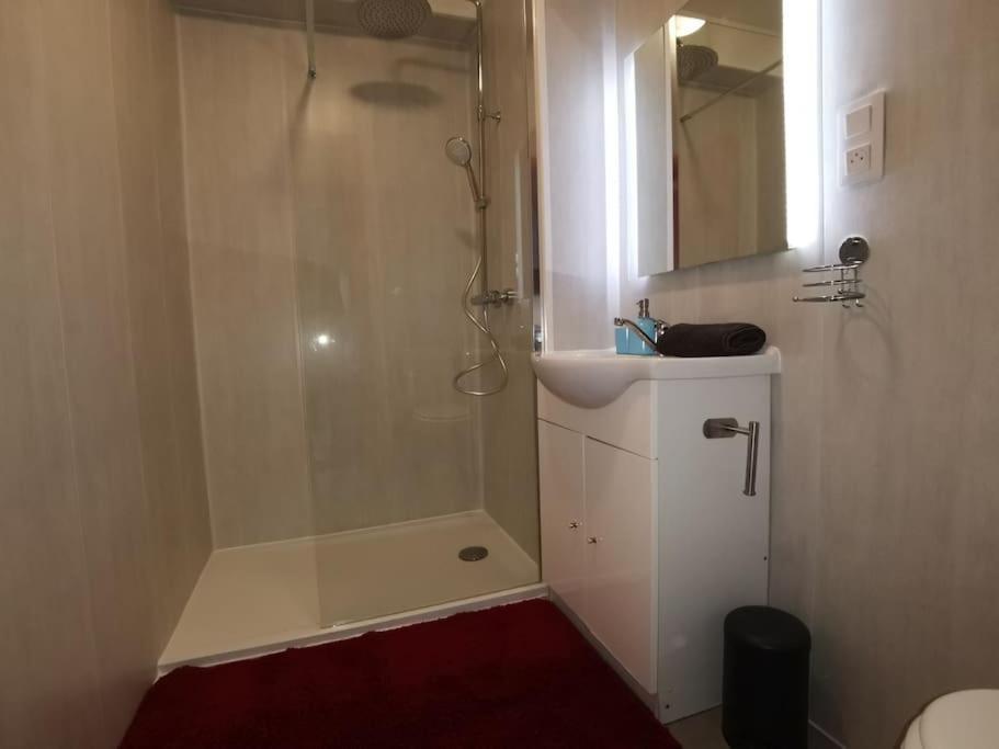 N1 F2 40M2 Avec Petit Jardin Διαμέρισμα Hérouville-Saint-Clair Εξωτερικό φωτογραφία
